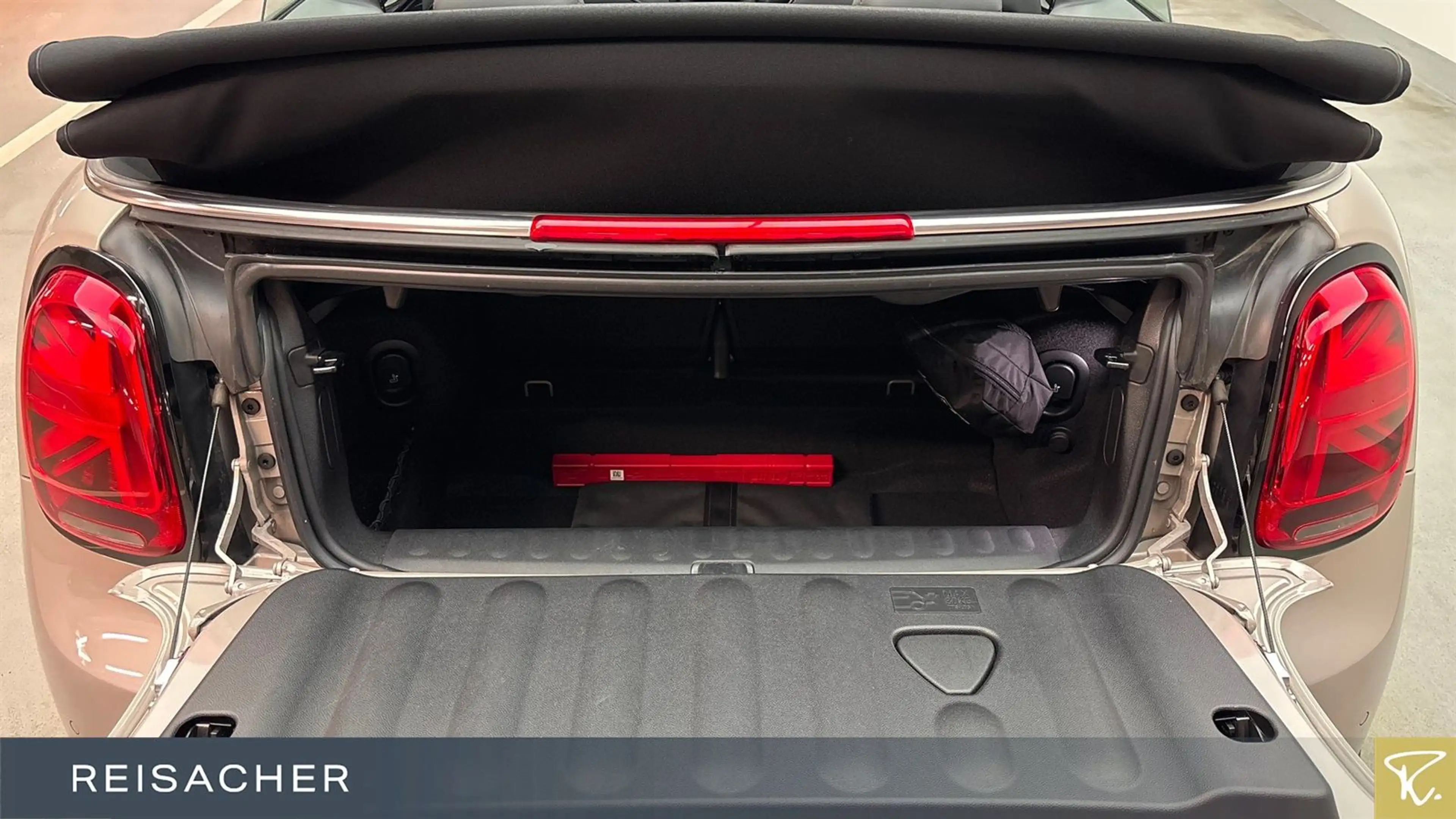 MINI Cooper Cabrio Classic Trim, Autom, RFK,HUD,LED — photo 10