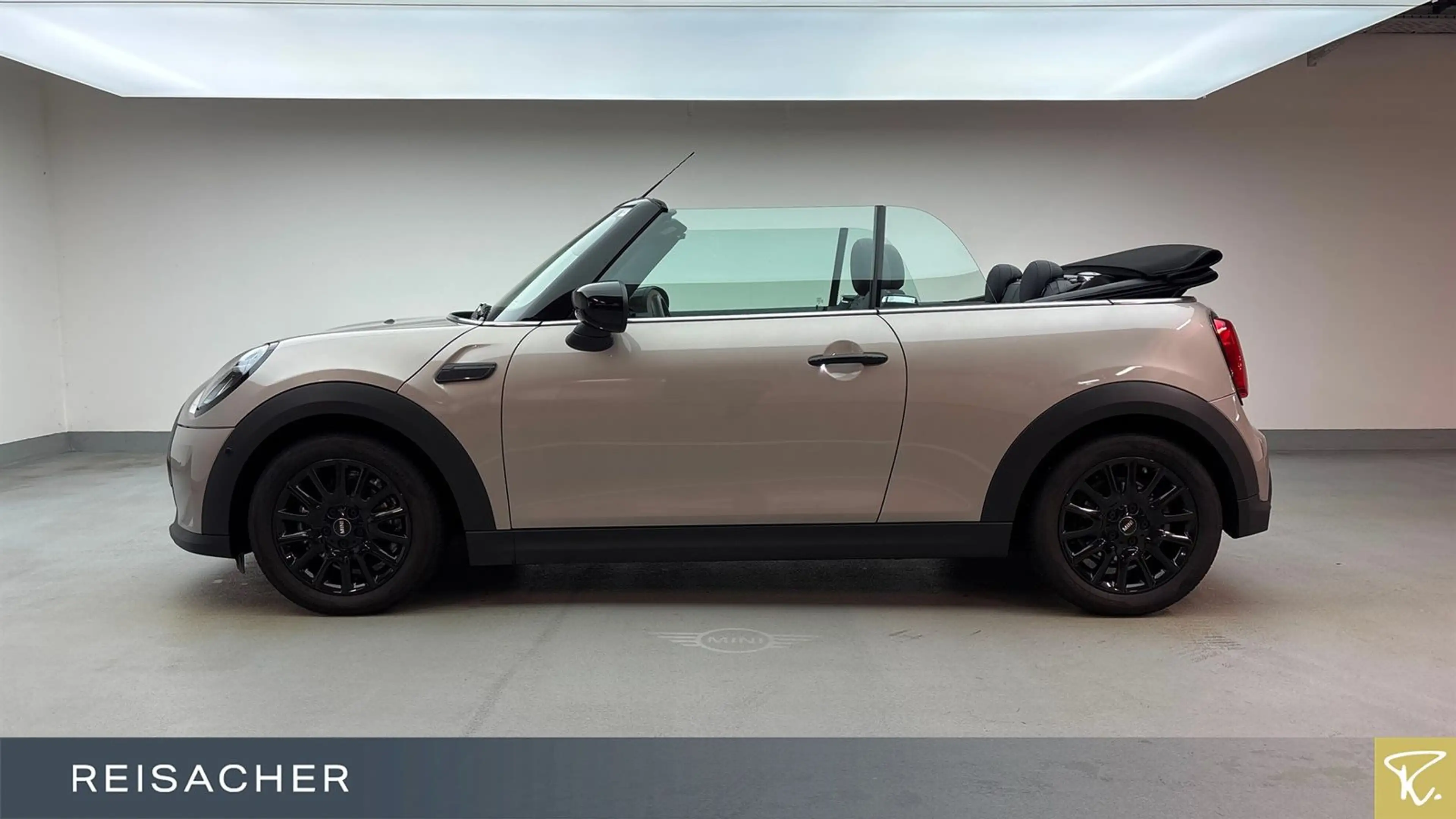 MINI Cooper Cabrio Classic Trim, Autom, RFK,HUD,LED — photo 9