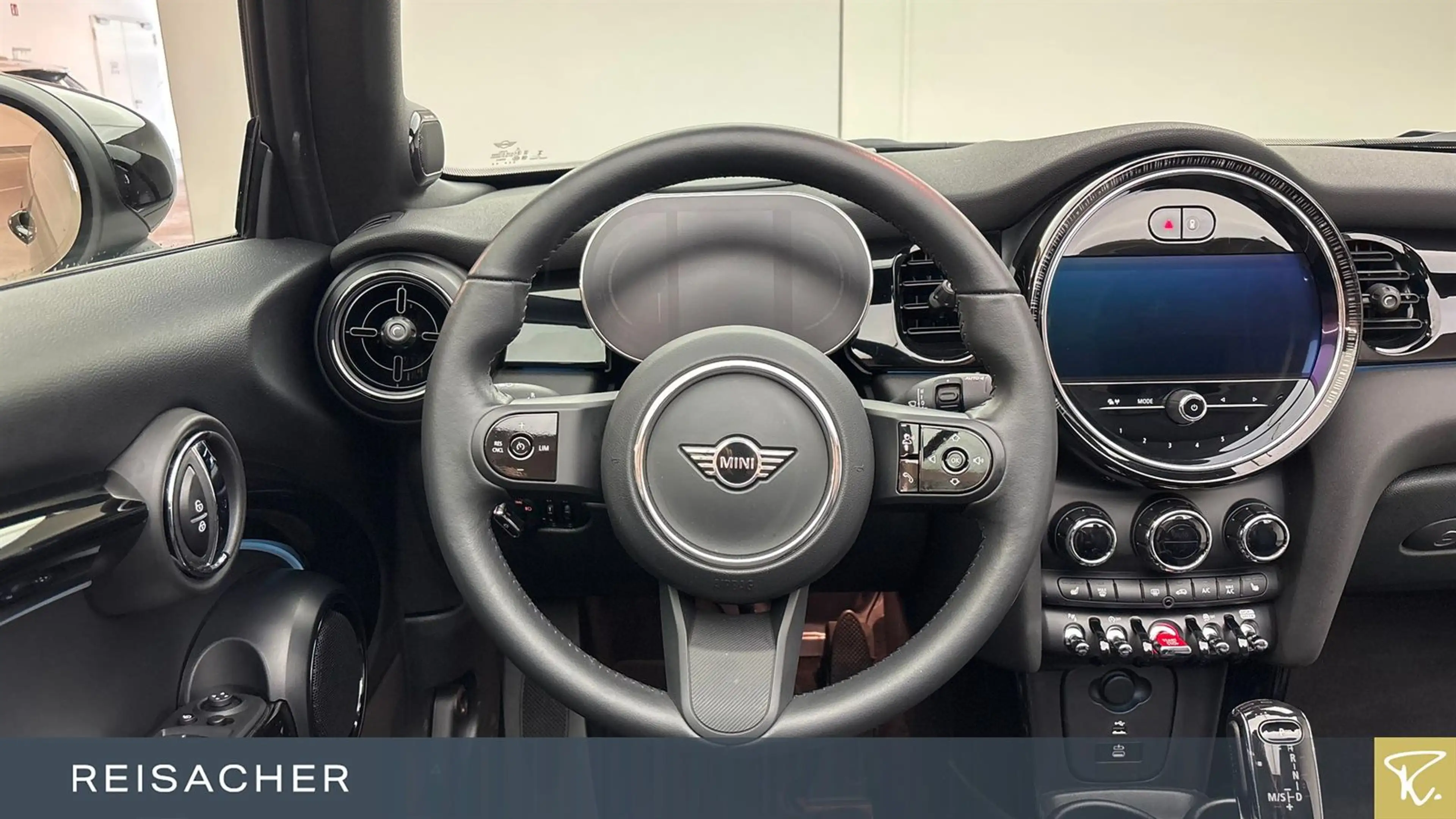 MINI Cooper Cabrio Classic Trim, Autom, RFK,HUD,LED — photo 5