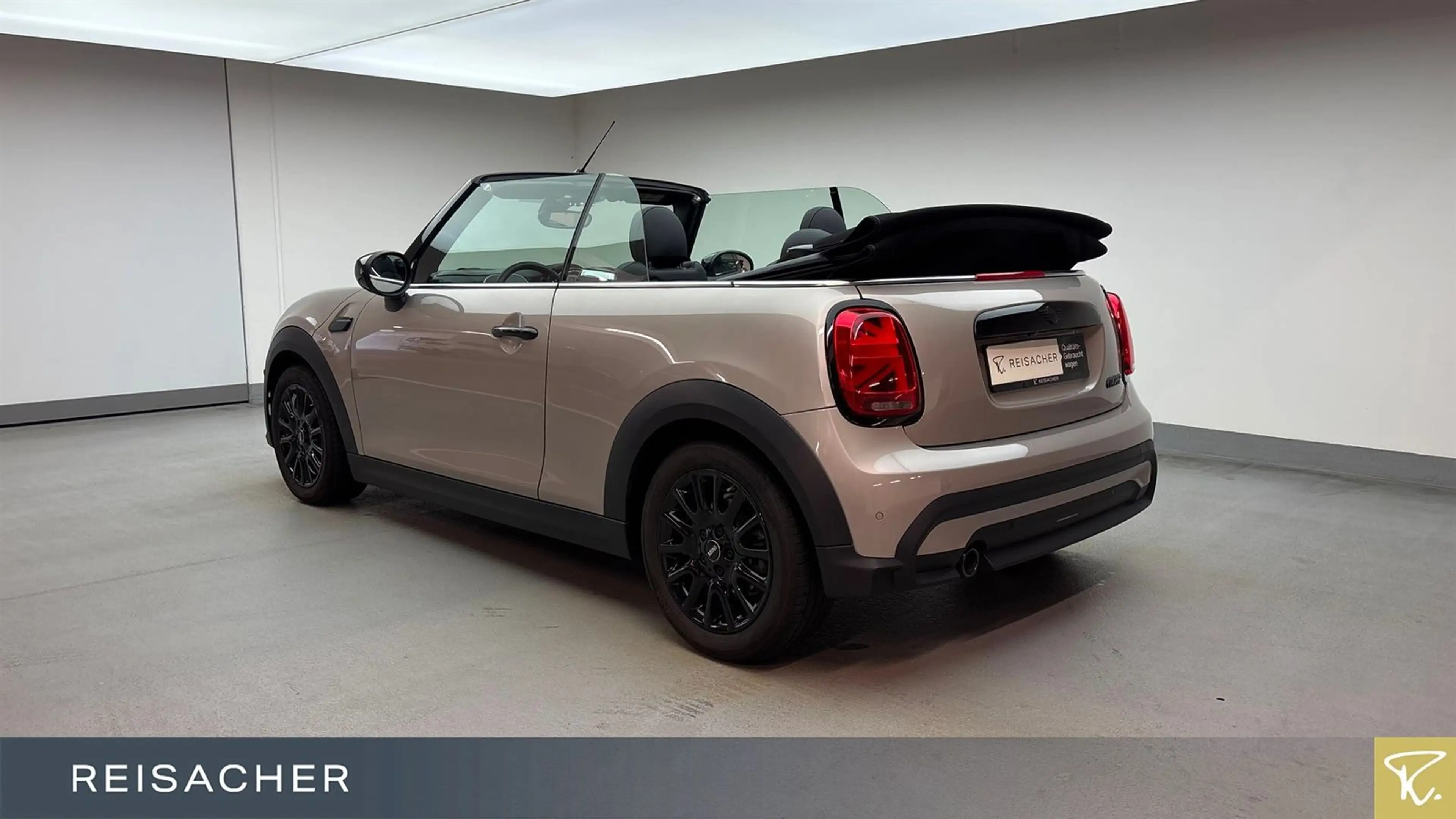 MINI Cooper Cabrio Classic Trim, Autom, RFK,HUD,LED — photo 2