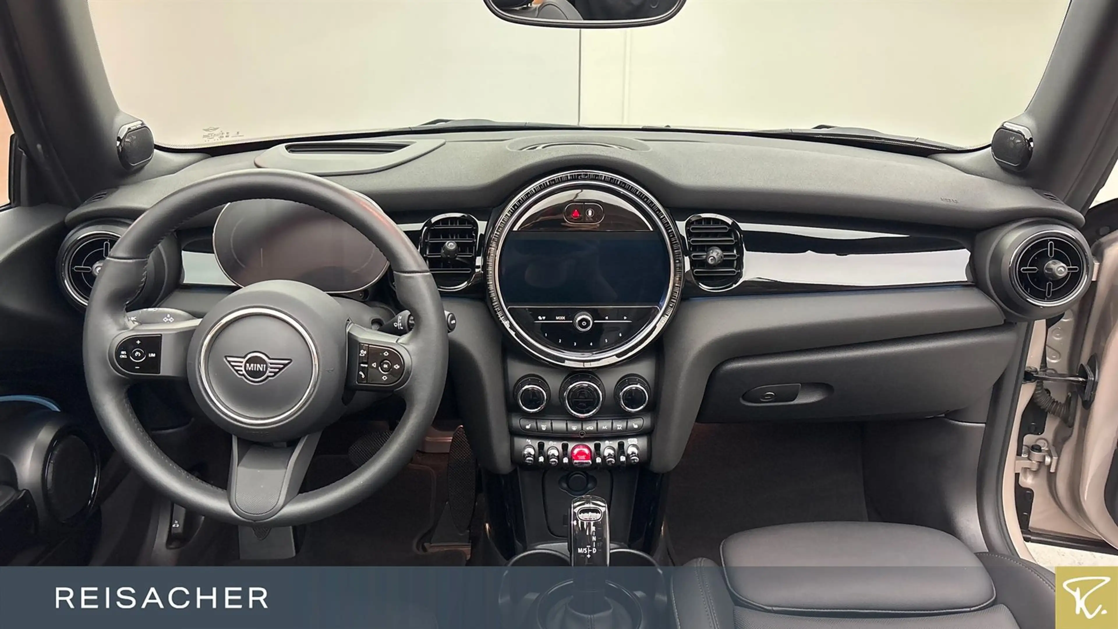 MINI Cooper Cabrio Classic Trim, Autom, RFK,HUD,LED — photo 6