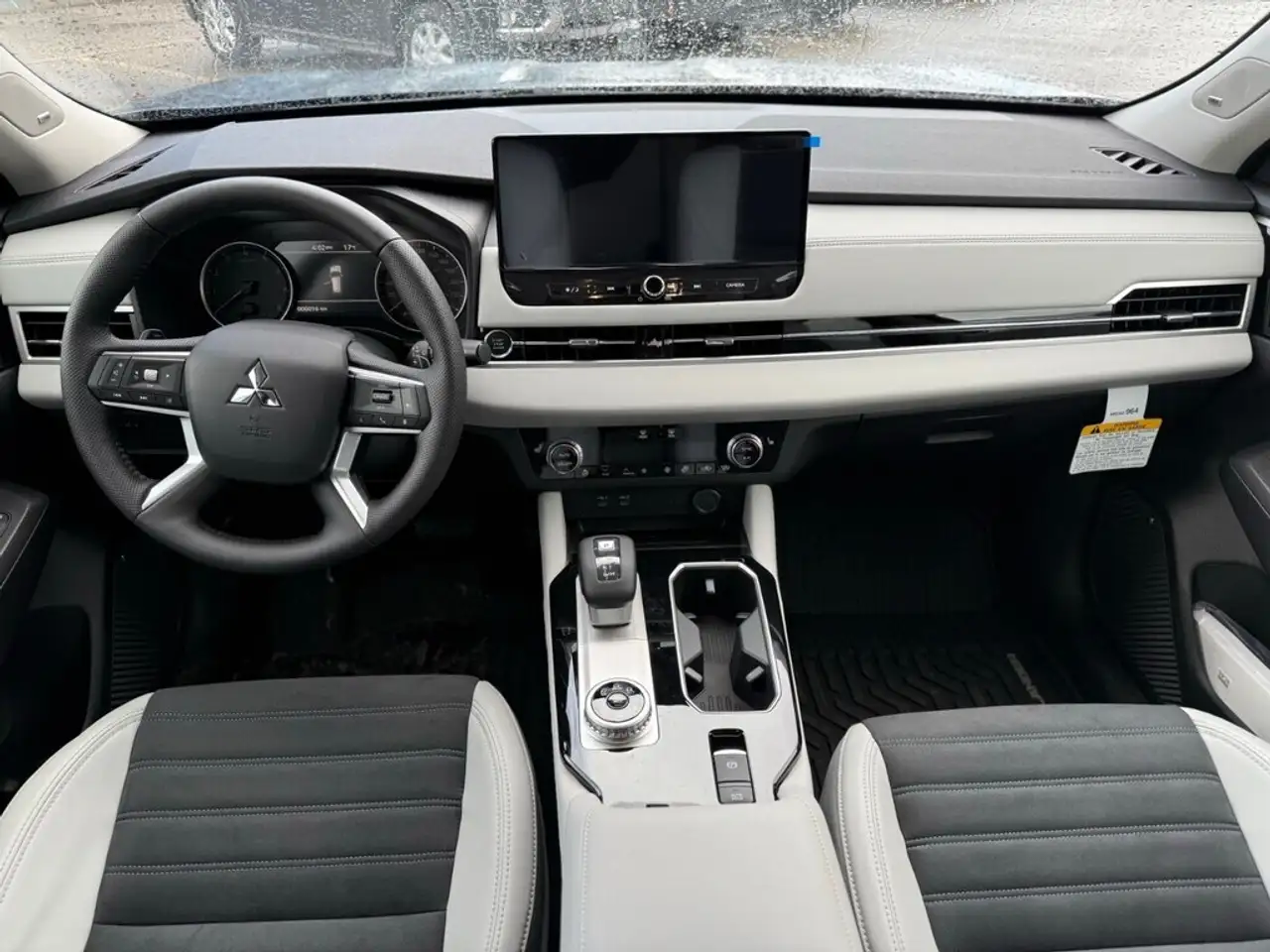 Mitsubishi Outlander снимка Mitsubishi Outlander