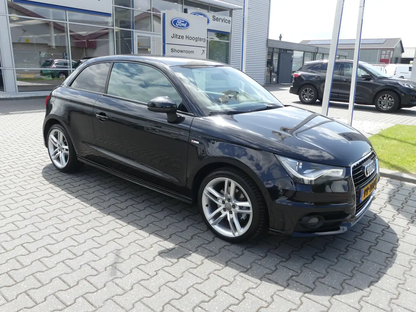 Audi A1 1.4 TFSI 119g. Pro Line S S-Line NIEUWE APK, CRUIS Zwart - 2