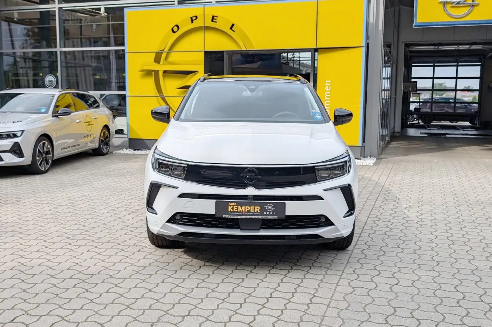 Opel Grandland X Grandland 1.2  Ultimate Autom. *AHK*360*Style* Weiß - 2