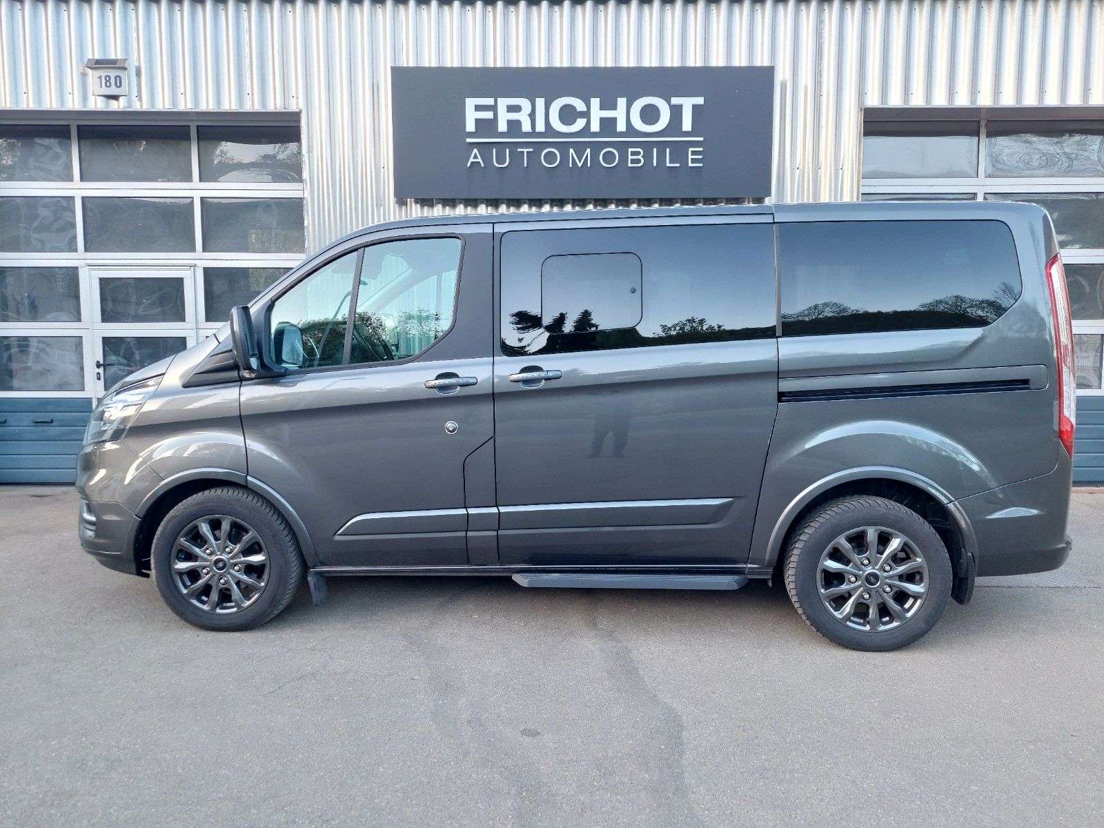 Second hand Ford Tourneo Custom 2.0