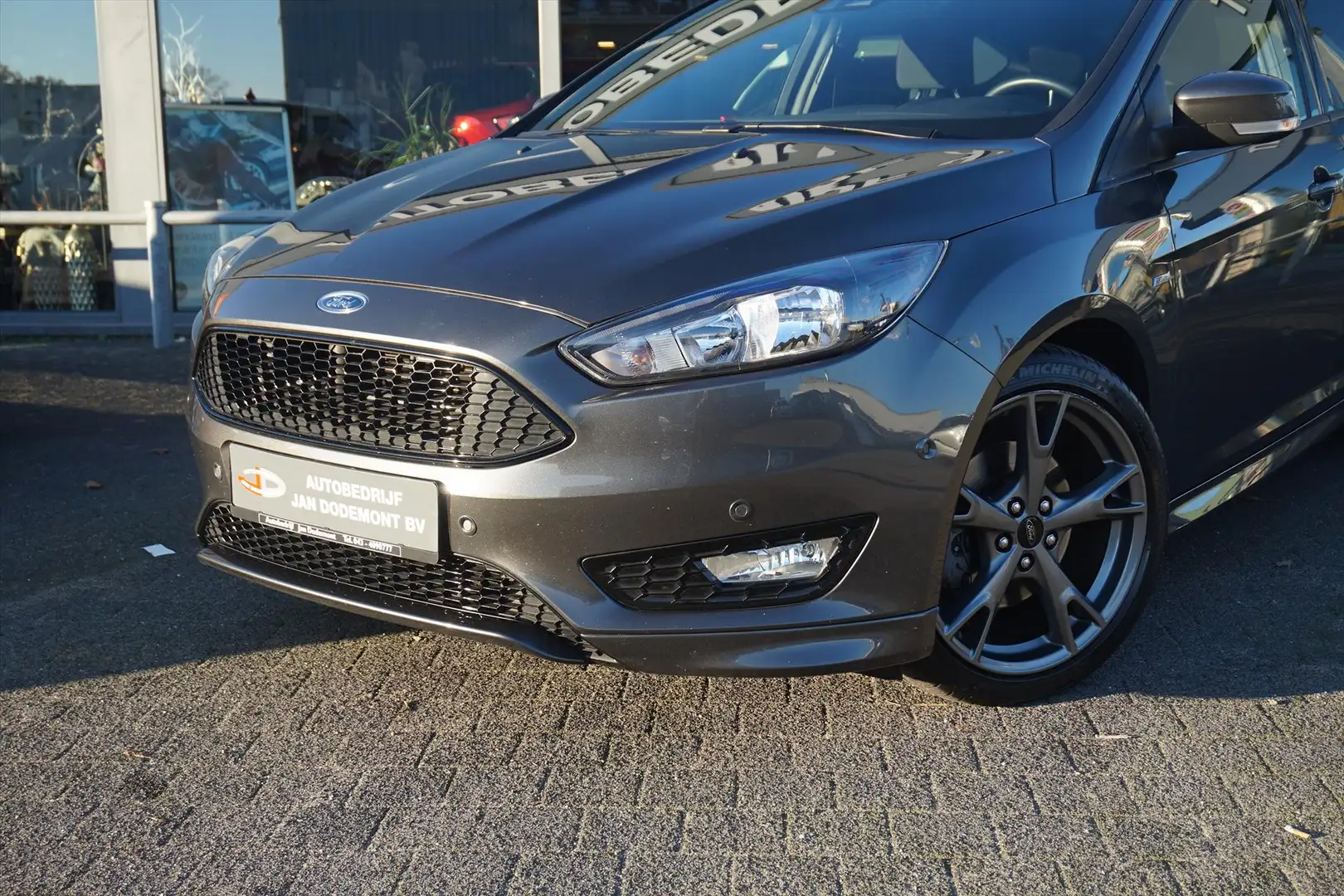 Ford Focus 1.5 150pk 5-deurs ST Line Gris - 2