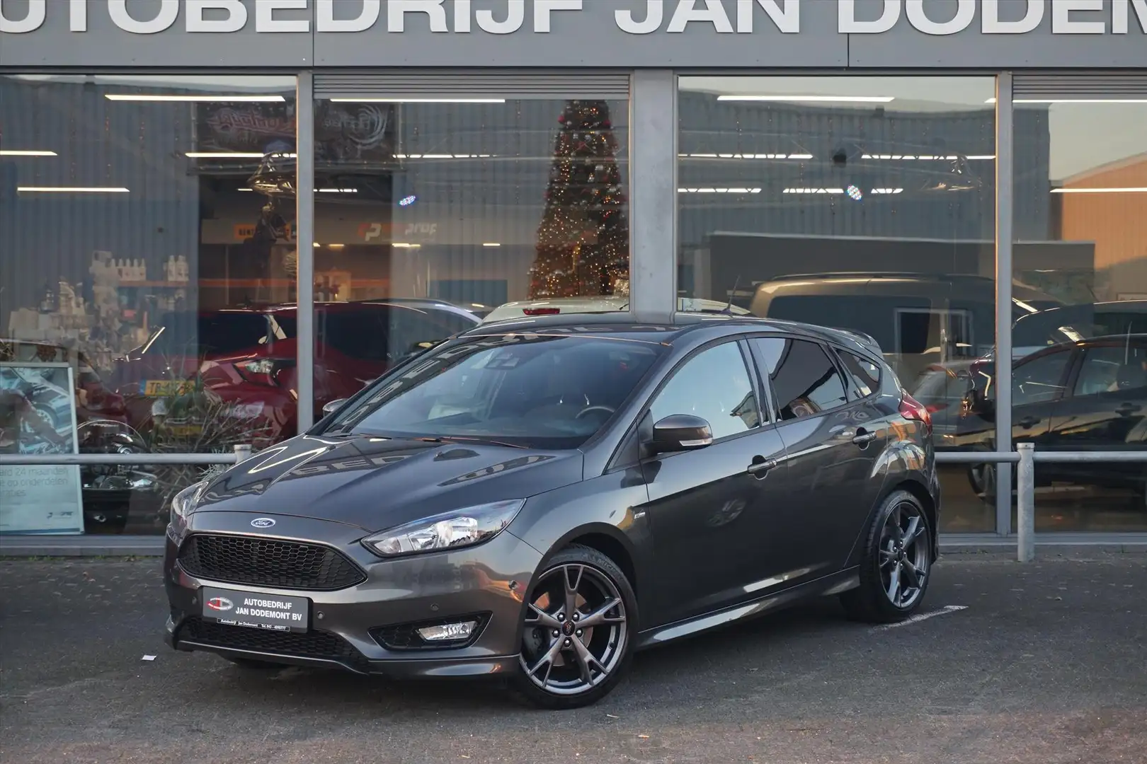 Ford Focus 1.5 150pk 5-deurs ST Line Gris - 1