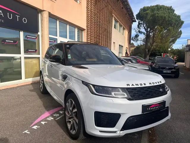 Land Rover Range Rover Sport view 3