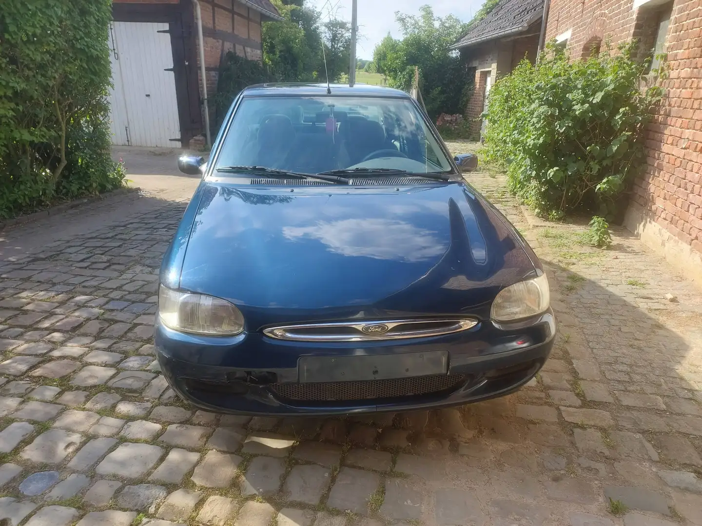 Ford Escort 1.6i 16v Ghia CTX Blau - 1