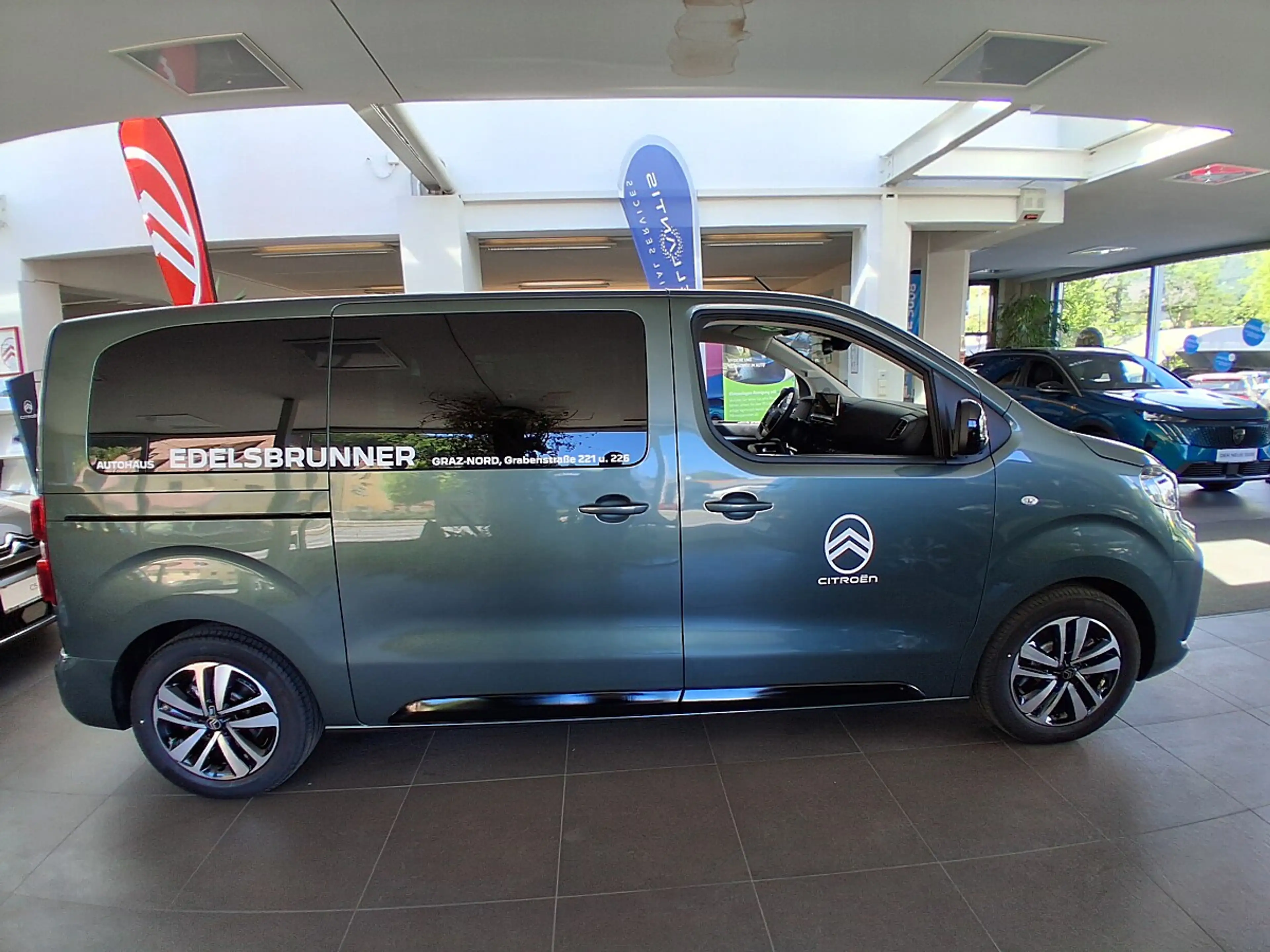 Citroen Spacetourer Diesel 180 S&S EAT8 M Business Lounge — photo 4