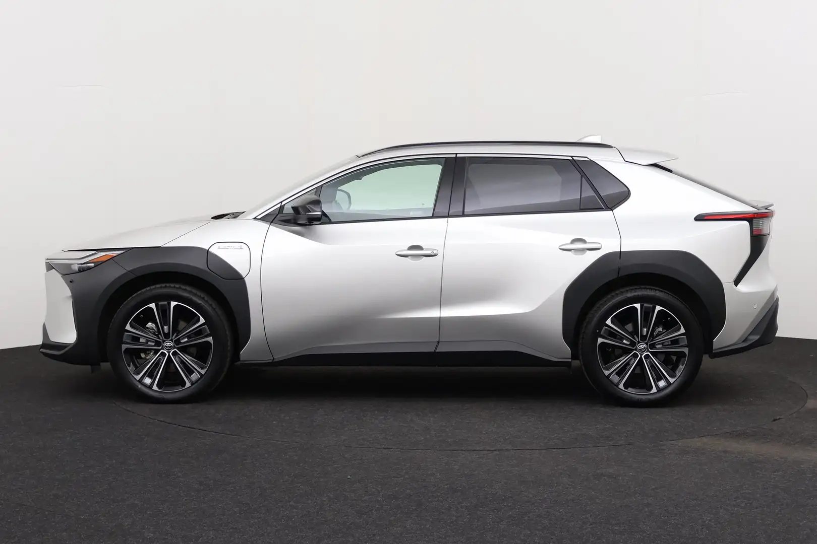 Toyota SUV LWB EV 2WD AT PREMIUM LHD 71.4 KWH  + CARPLAY - 2