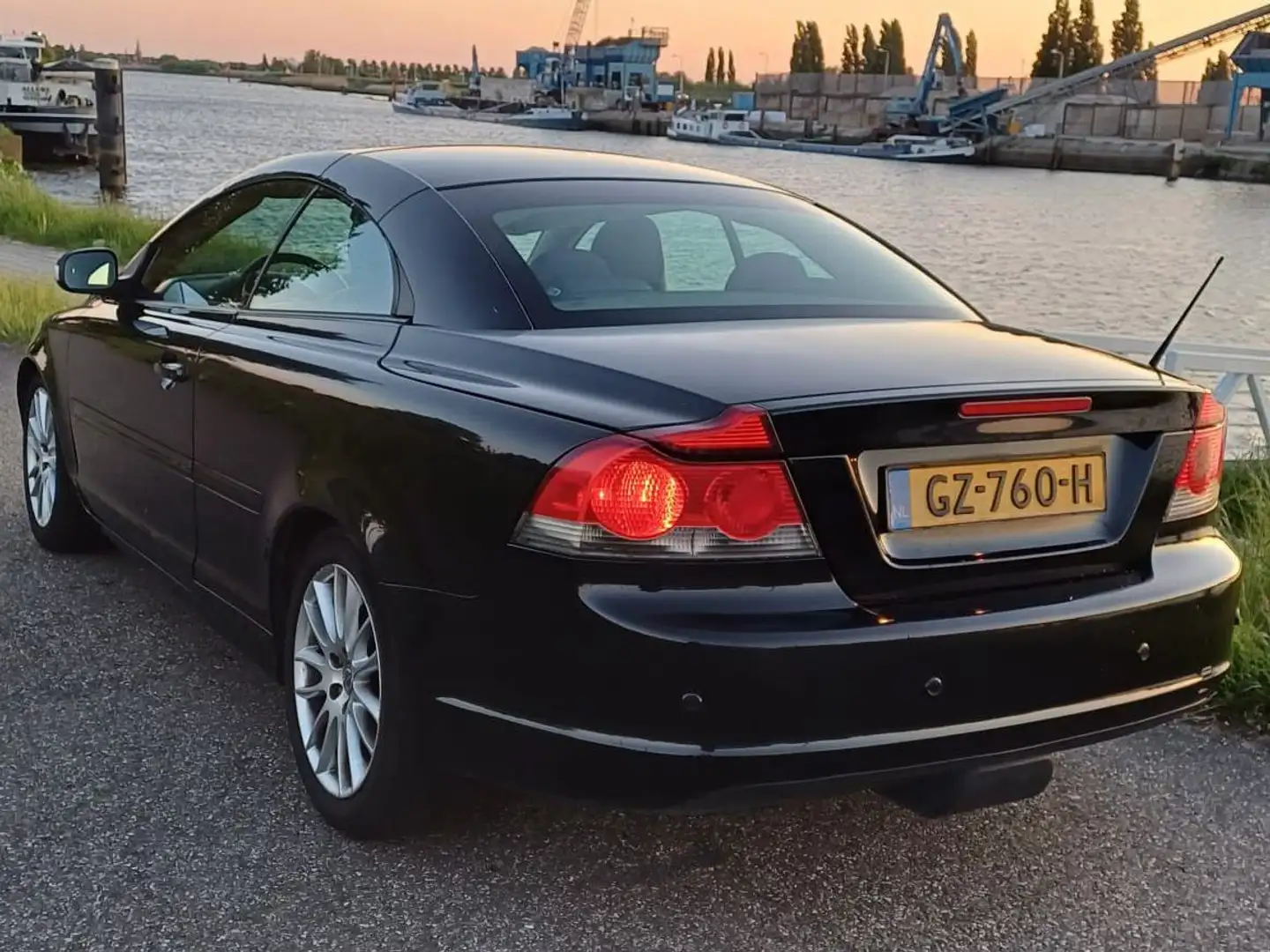 Volvo C70 C70 2.4 Momentum Negro - 2