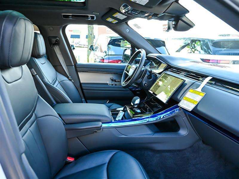 2025 Land Rover Range Rover Sport P400 Dynamic SE thumb 12