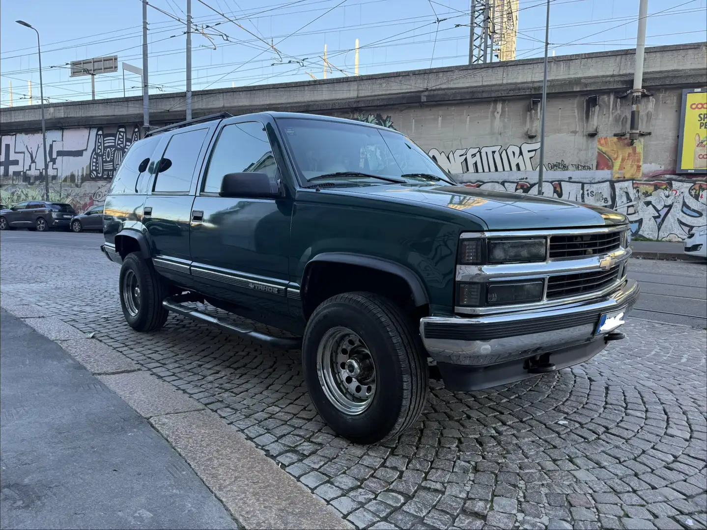 Chevrolet Tahoe - 2