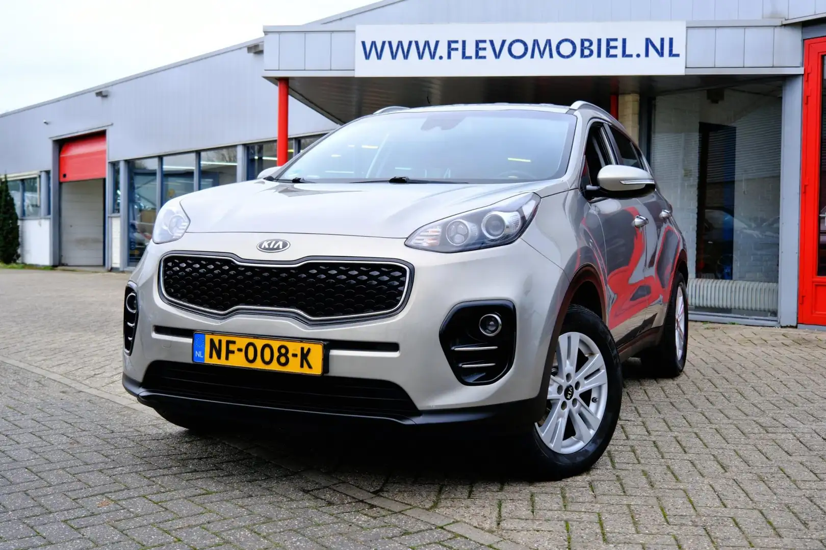 Kia Sportage 1.6 GDI 132pk First Edition Navi|Clima|Cam|LMV Grijs - 1