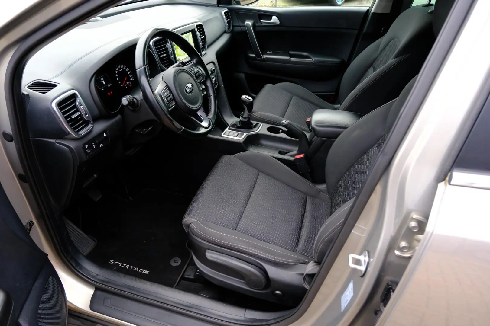 Kia Sportage 1.6 GDI 132pk First Edition Navi|Clima|Cam|LMV Grijs - 2