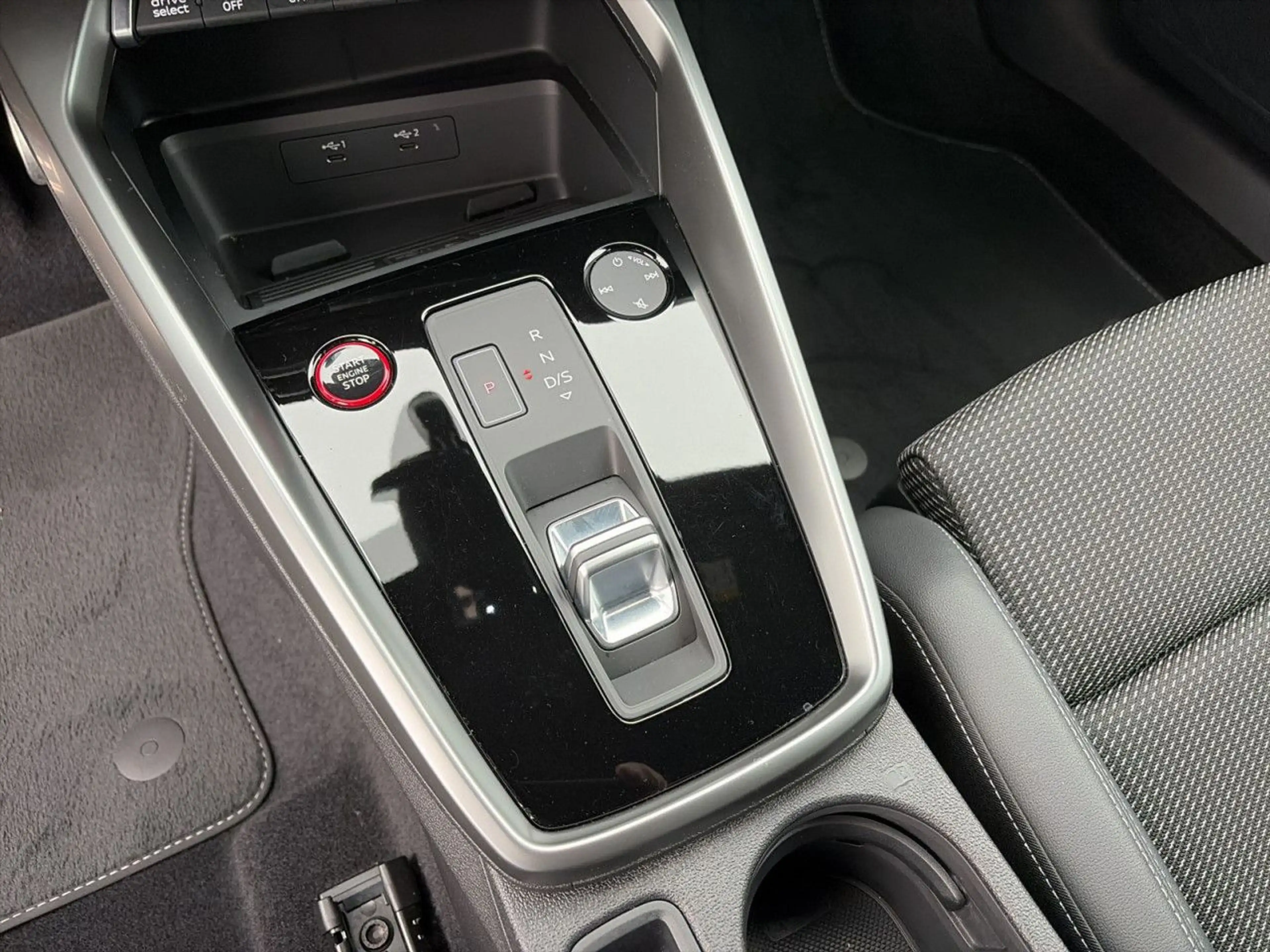 Audi S3 Sportback 2.0 TFSI quattro s-tronic LED B&O PDC — photo 15