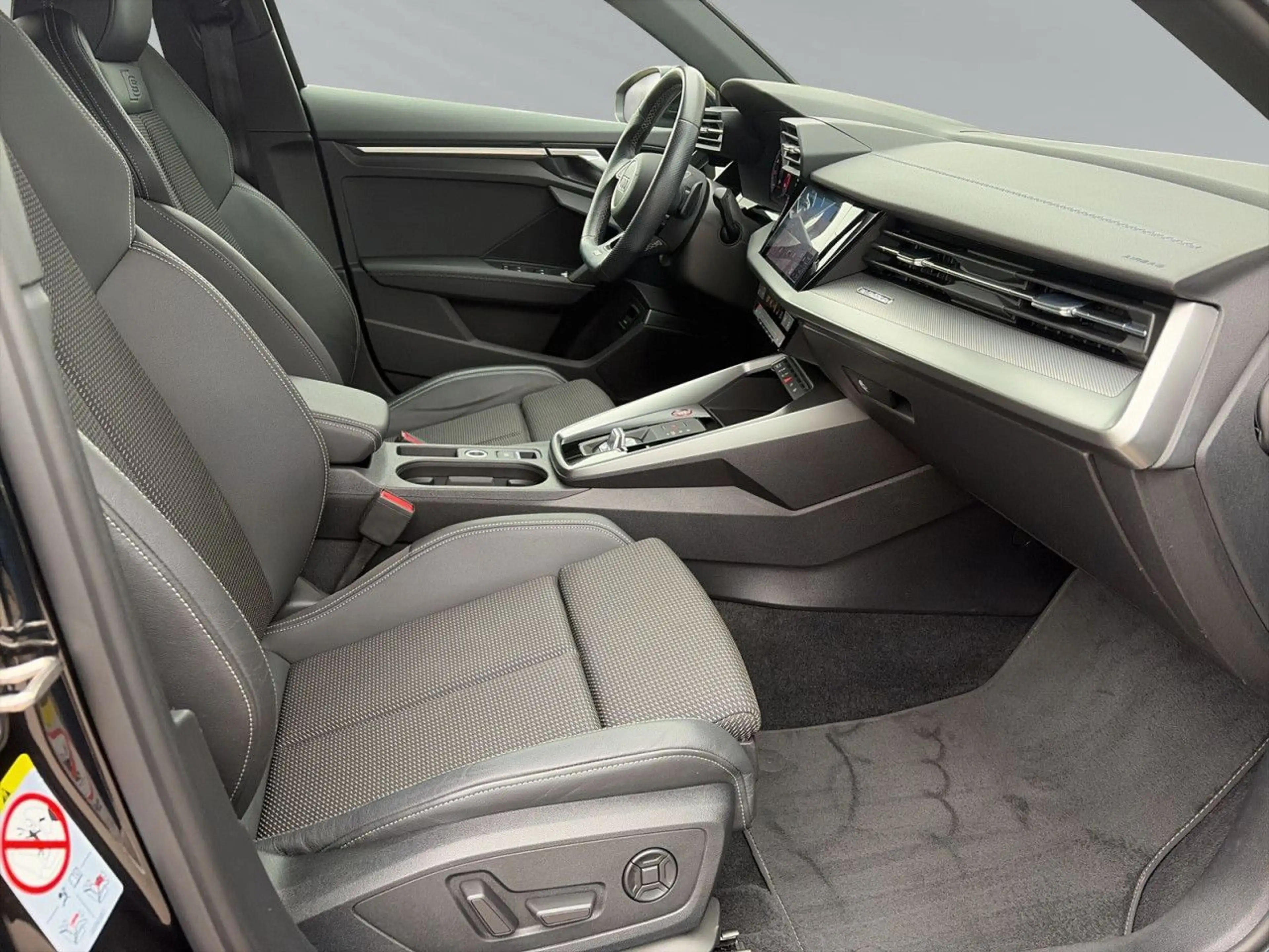 Audi S3 Sportback 2.0 TFSI quattro s-tronic LED B&O PDC — photo 9