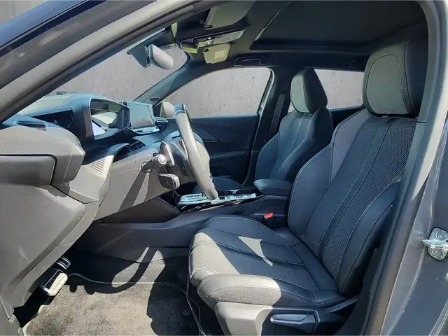 Peugeot 2008 view 9
