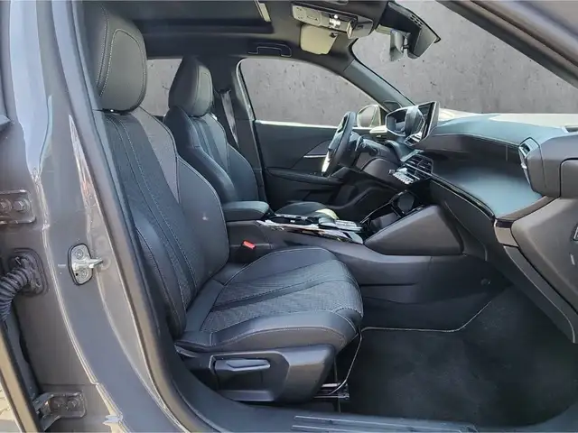 Peugeot 2008 view 13