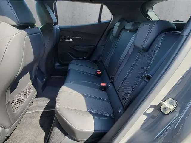 Peugeot 2008 view 8