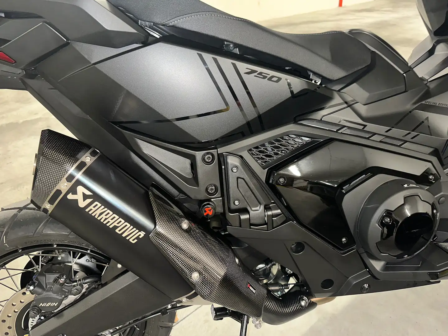 Honda X-ADV Noir - 2