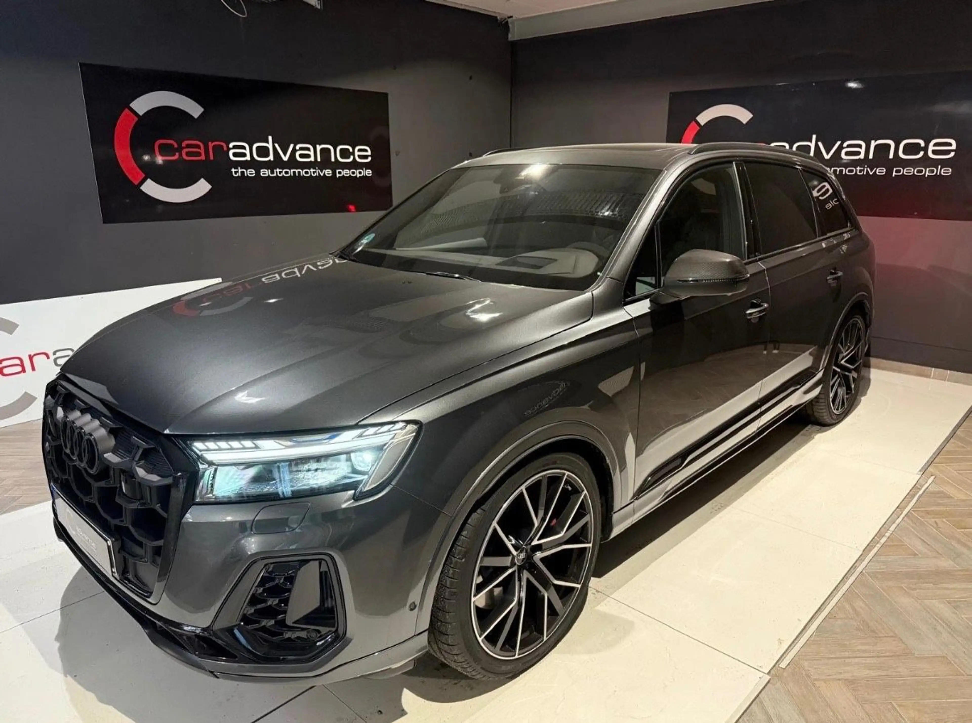 Audi SQ7 TFSI quattro tiptronic — photo 3