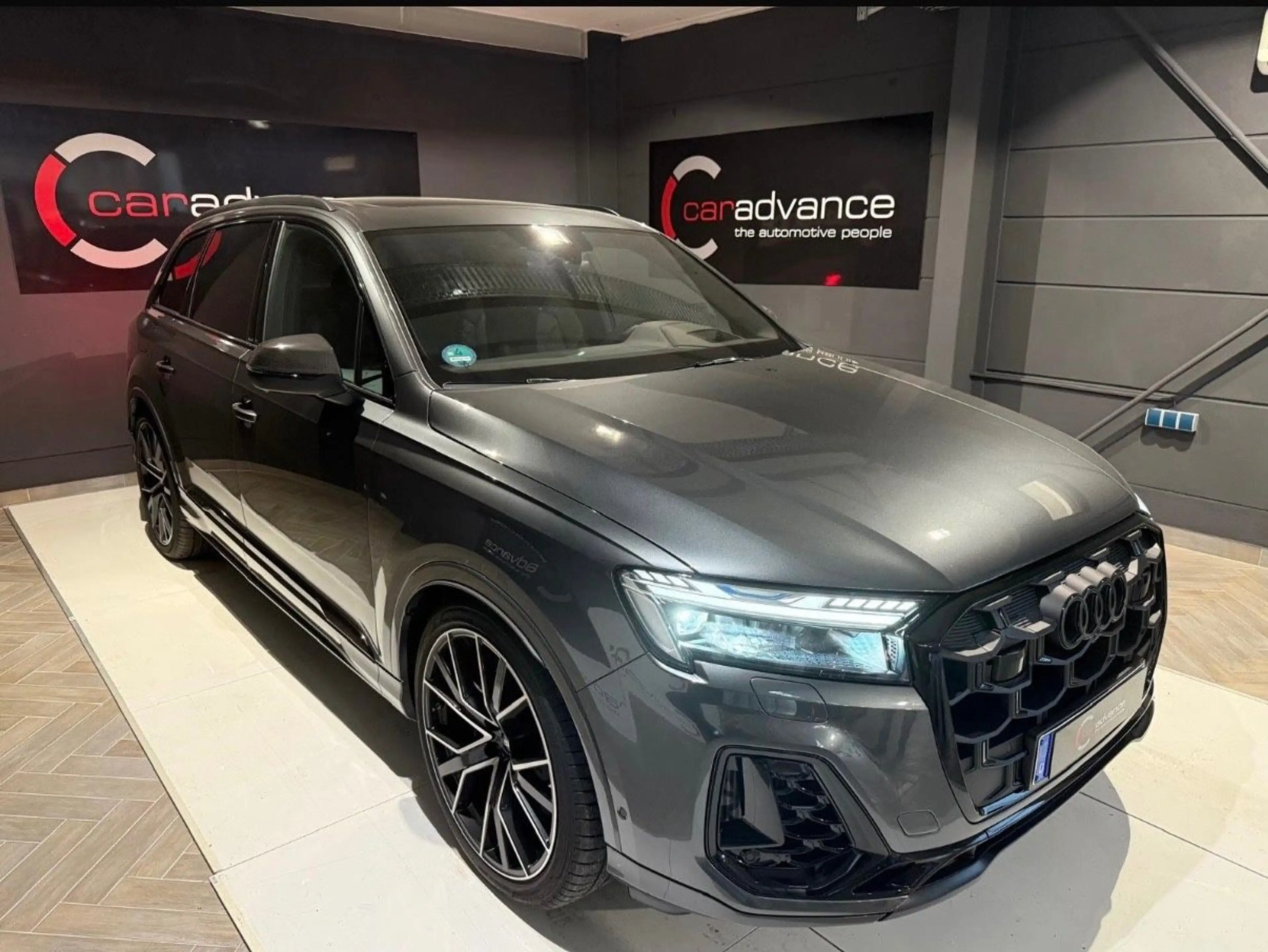 Audi SQ7 TFSI quattro tiptronic — photo 2