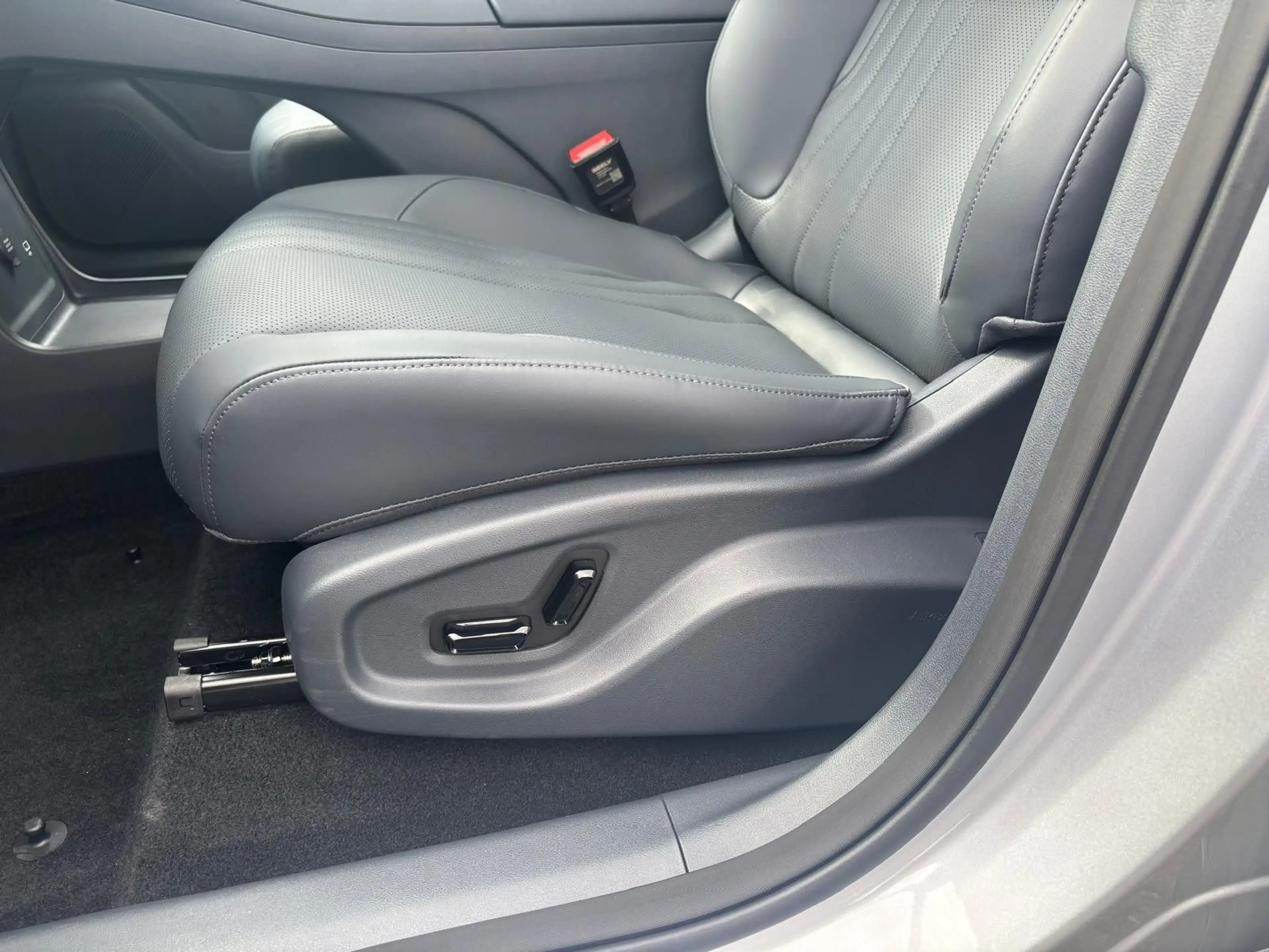Geely Starray EM-i Max+ Massage Head-Up Panorama — photo 12