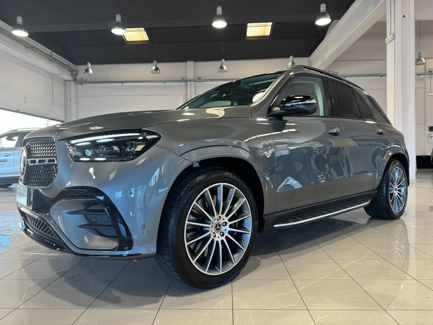 Mercedes-Benz GLE 350 de hybrid EQ 4Matic AMG Line Premium Plus 9.300 KM Szary - 1