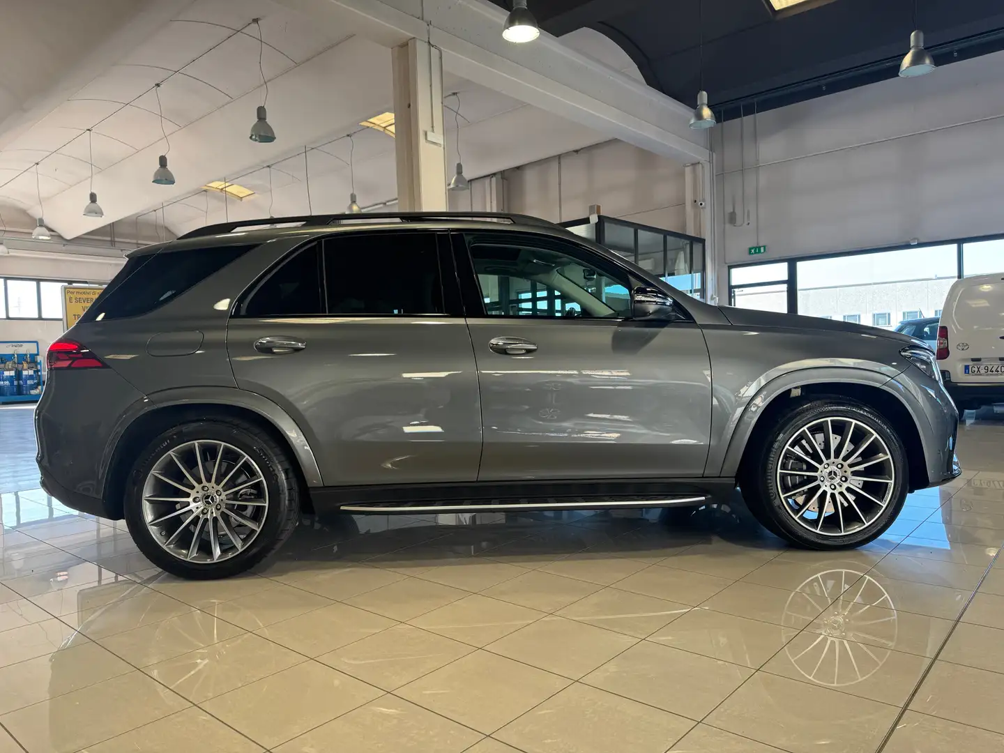 Mercedes-Benz GLE 350 de hybrid EQ 4Matic AMG Line Premium Plus 9.300 KM Szary - 2