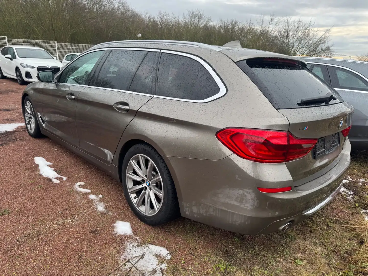 BMW 530 d xDrive Touring Komfortsitze H*UP PANO LED - 2