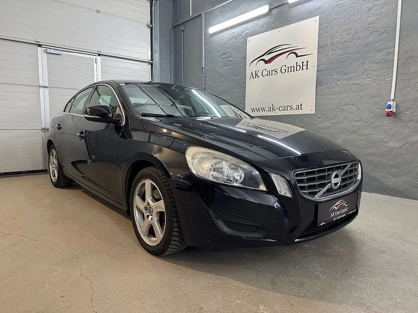 Volvo S60 D3 Aut. *Navi*Sitzheizung* Noir - 1