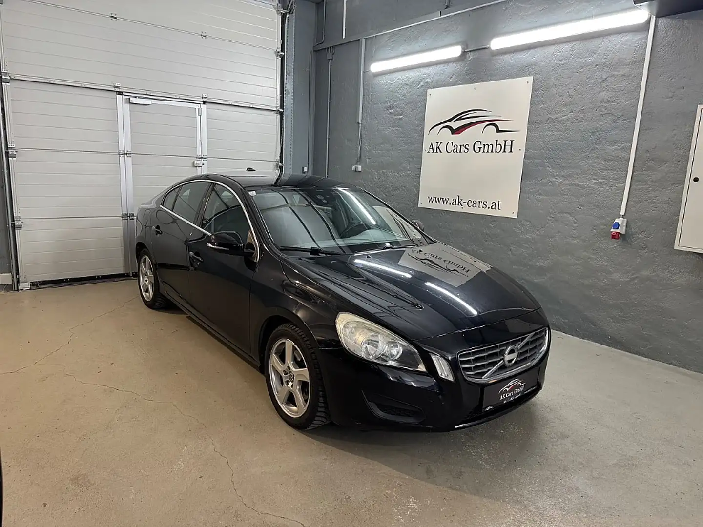 Volvo S60 D3 Aut. *Navi*Sitzheizung* Noir - 2