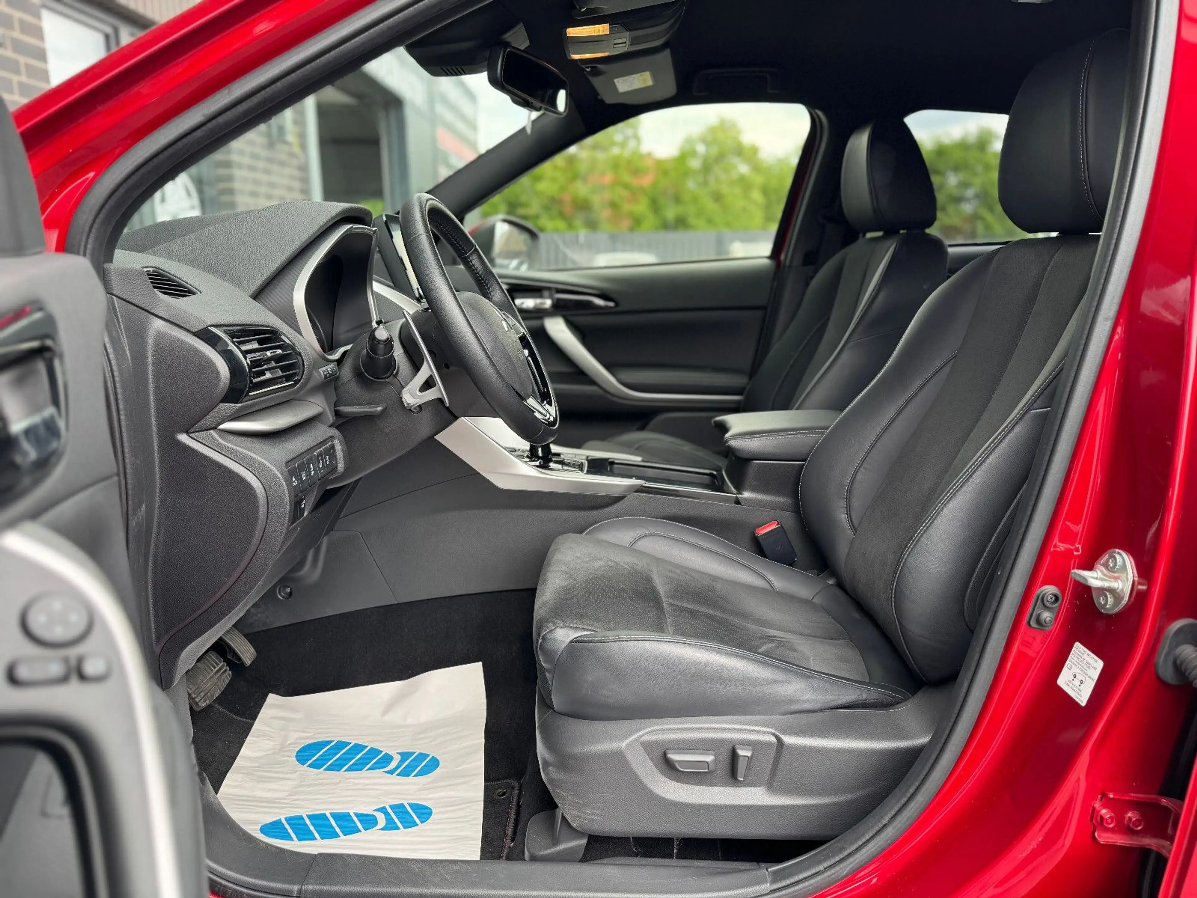 Mitsubishi Eclipse Cross Plus Hybrid 4WD — photo 9