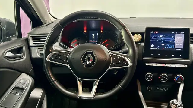 Renault Clio view 13
