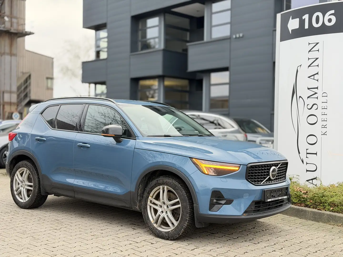 Volvo XC40 T5 Recharge DKG Plus Dark Hybrid 2WD   ACC Bleu - 1