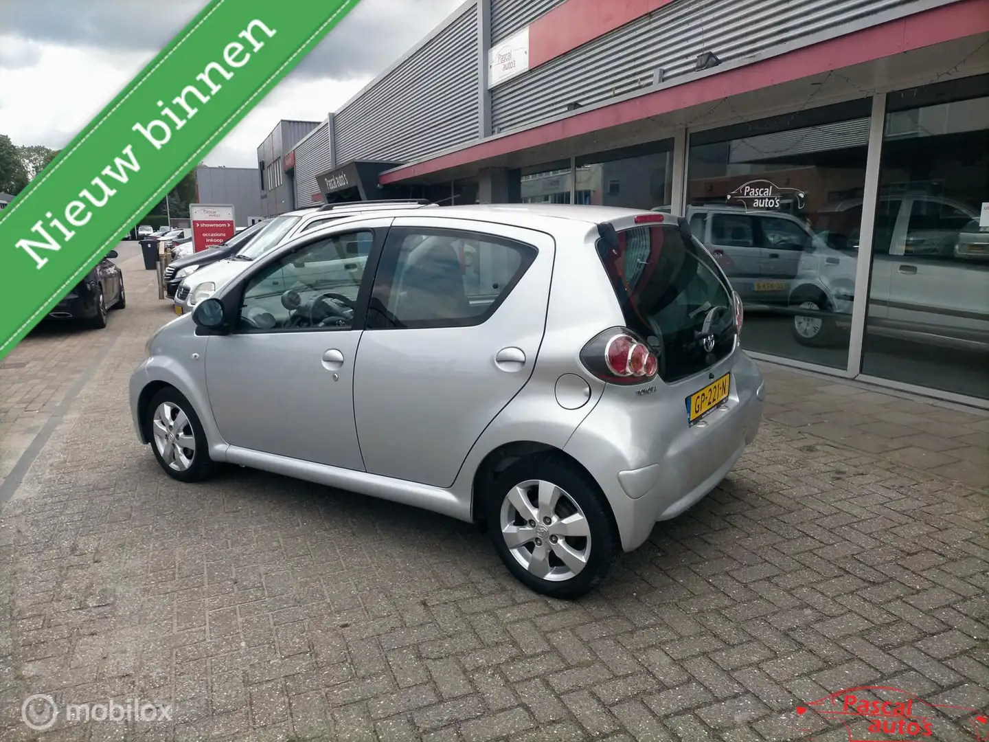 Toyota Aygo 1.0 VVT-i Aspiration airco lm velgen facelift Gris - 2