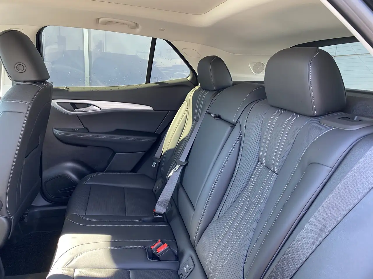 Buick Envision снимка Buick Envision