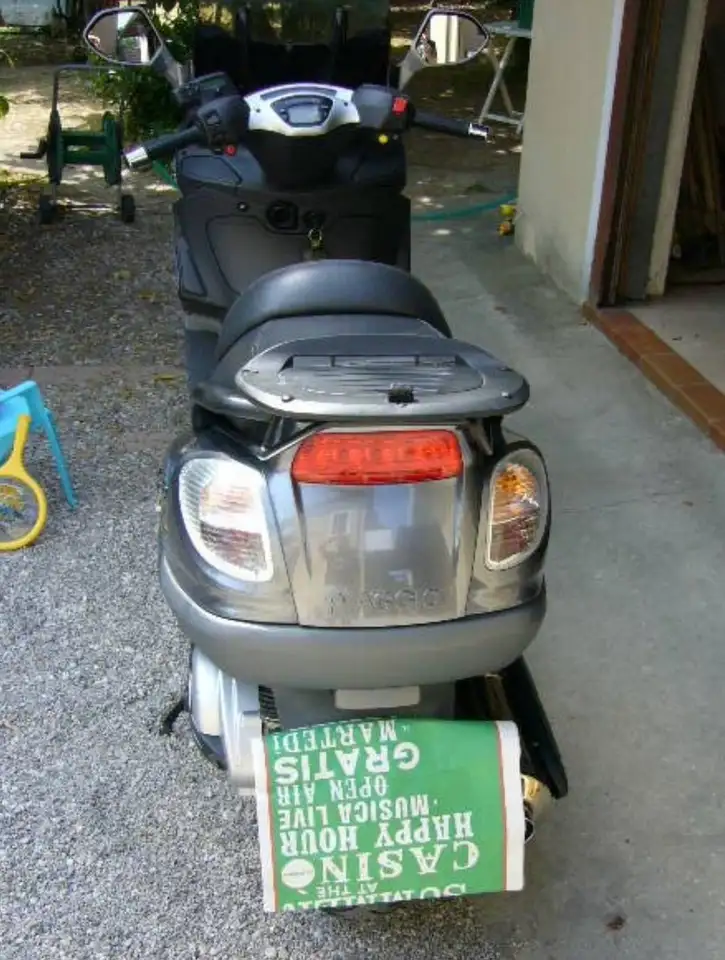 Piaggio X 9