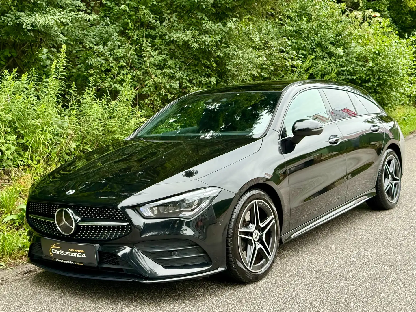 Mercedes-Benz CLA 220 CLA 220d*AMG*1BESITZ*MWST*LEDER*PANO*TOTWIN*ACC* Schwarz - 1