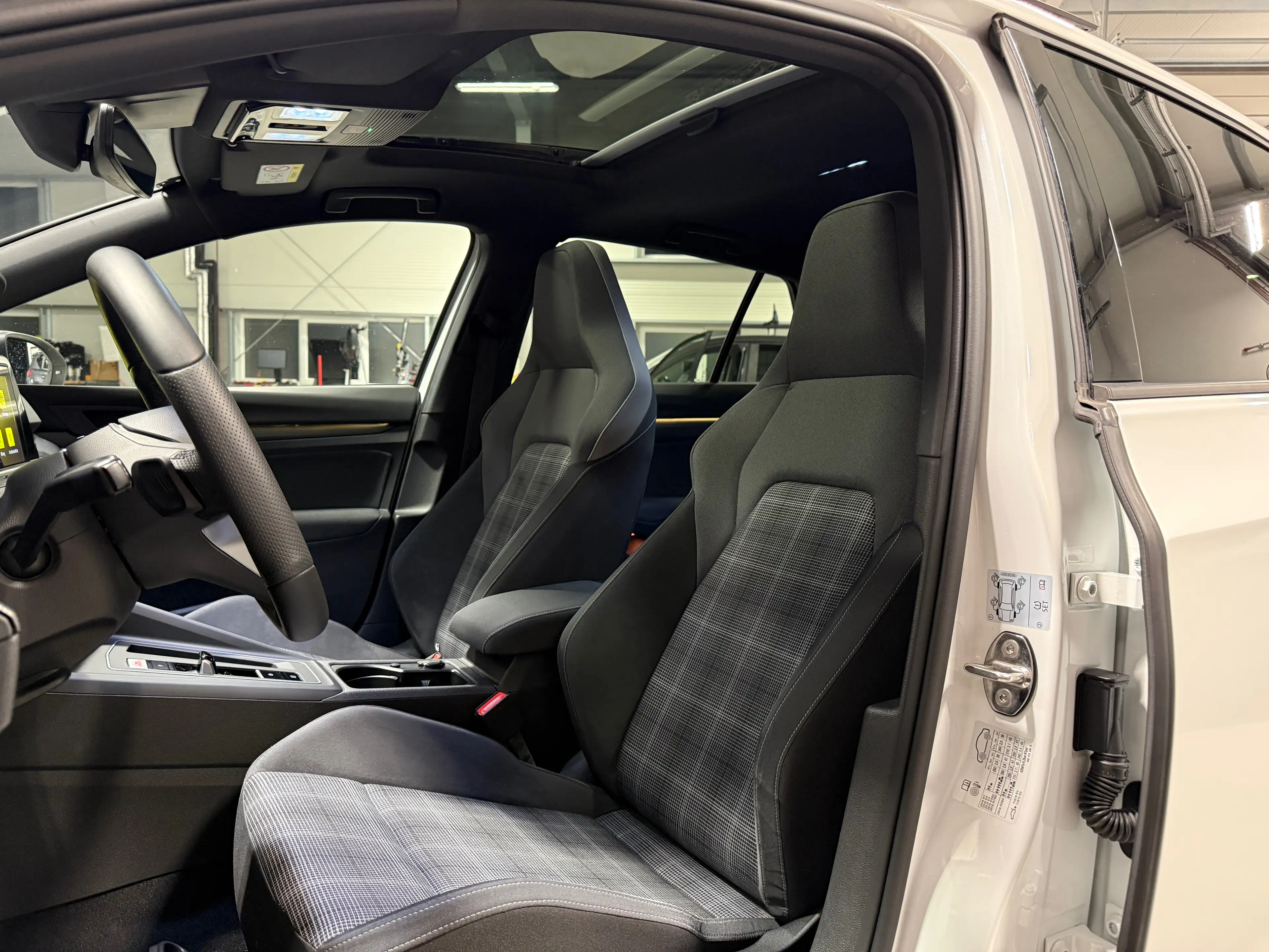 Volkswagen Golf GTD 2.0 TDI Aut.*Pano*LED Matrix*IQ*HeadUp* 1.BESITZ — photo 11