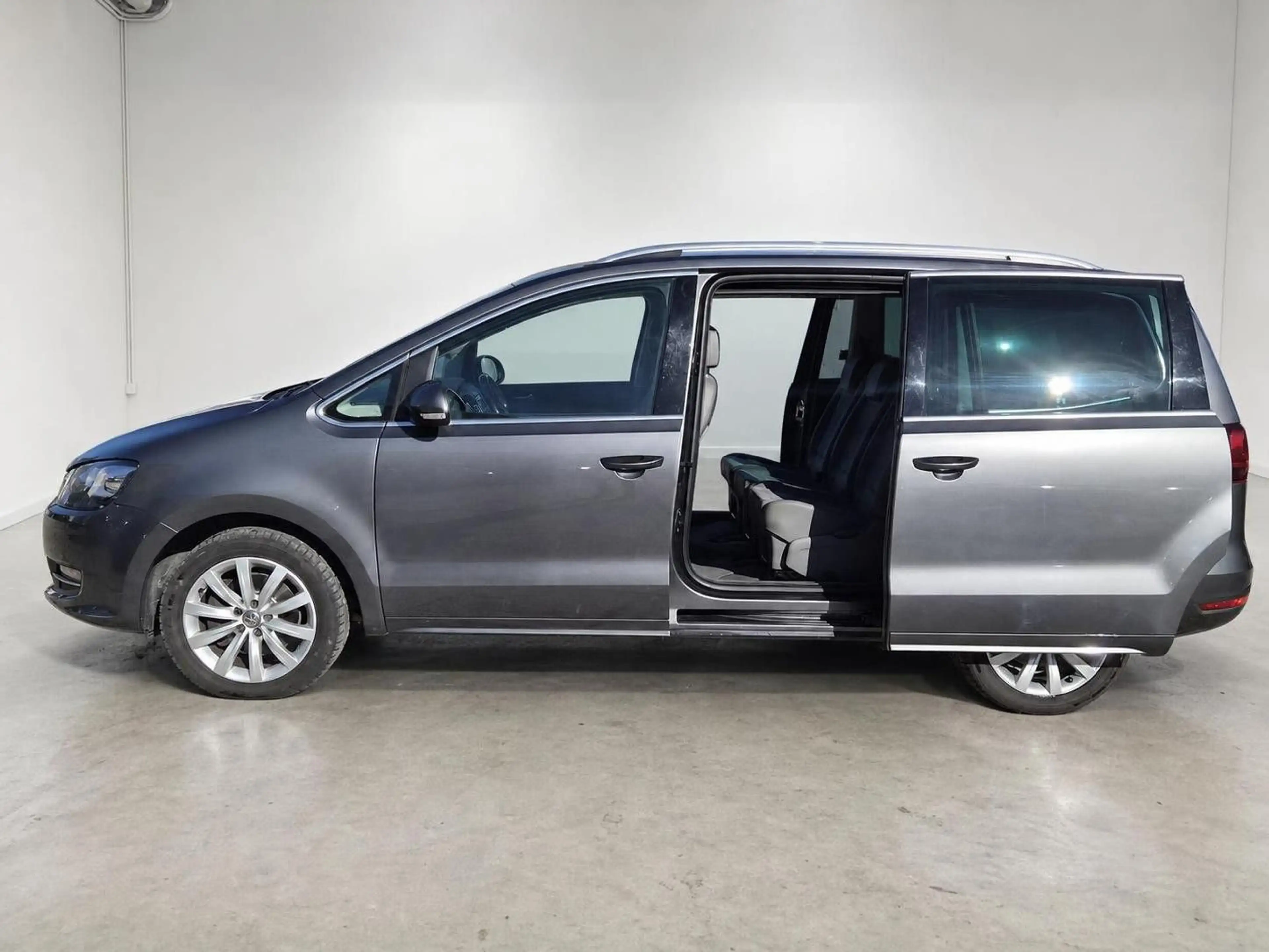 Volkswagen Sharan Highline 2.0TDI DSG, GARANTIE, Teilleder, — photo 4