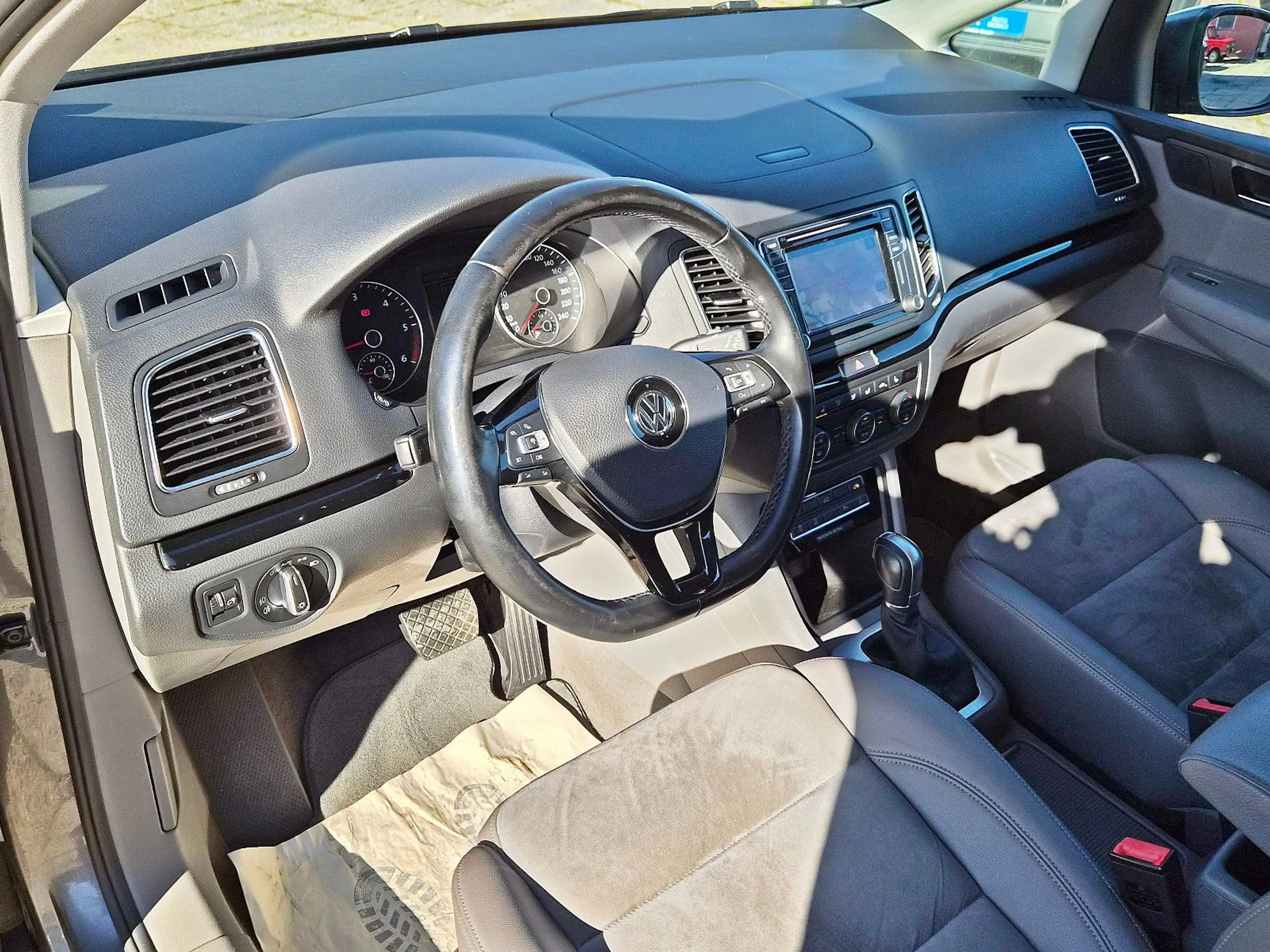 Volkswagen Sharan Highline 2.0TDI DSG, GARANTIE, Teilleder, — photo 9