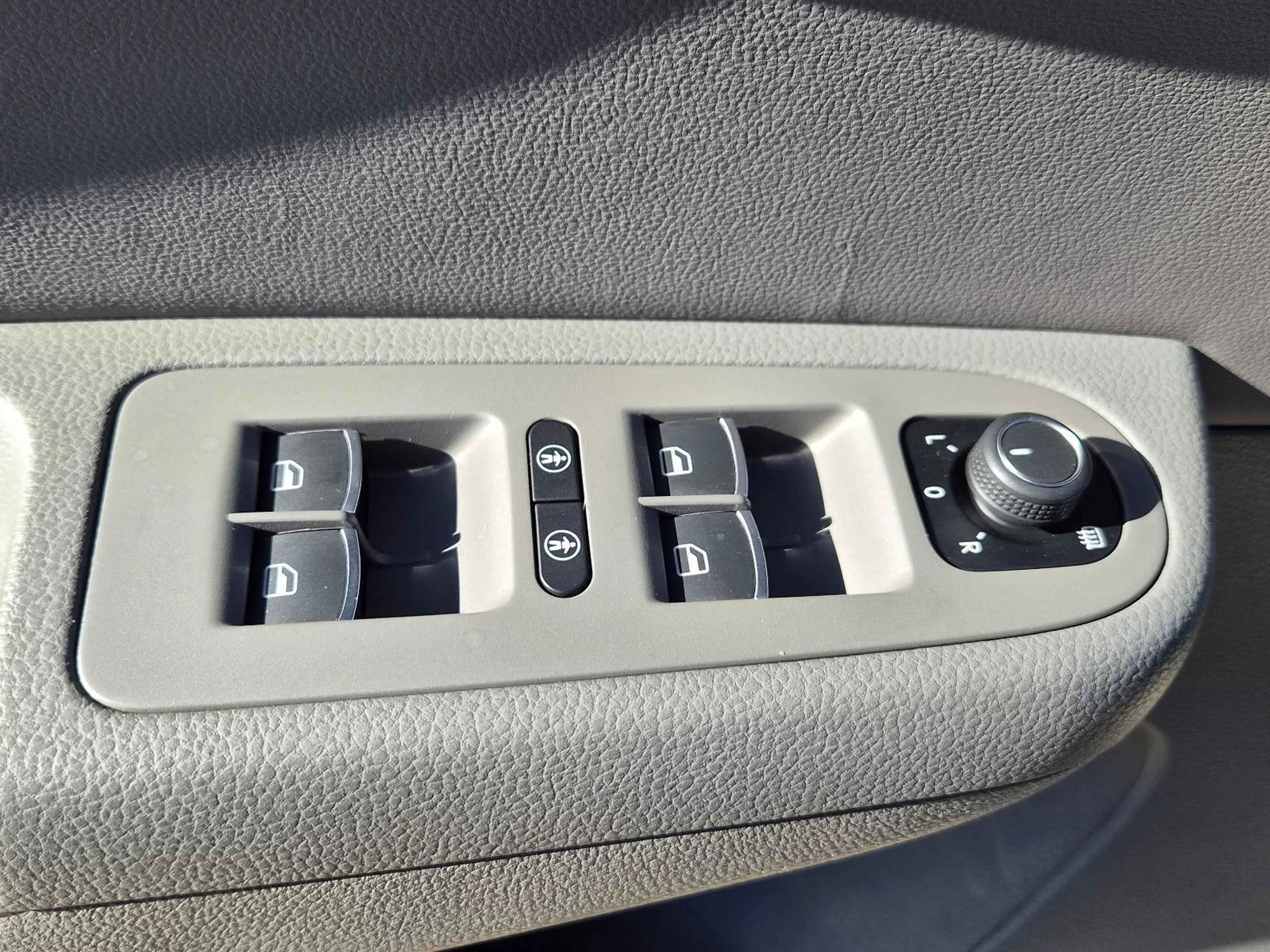 Volkswagen Sharan Highline 2.0TDI DSG, GARANTIE, Teilleder, — photo 12