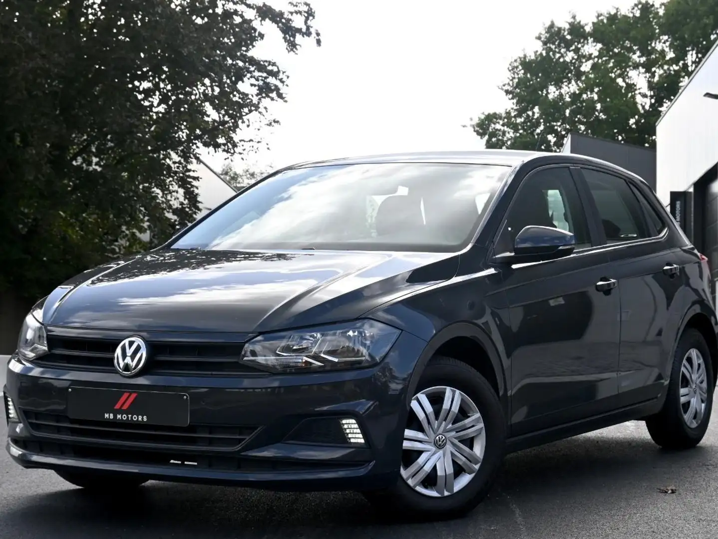 Volkswagen Polo Polo 1.0 Trendline Grijs - 1