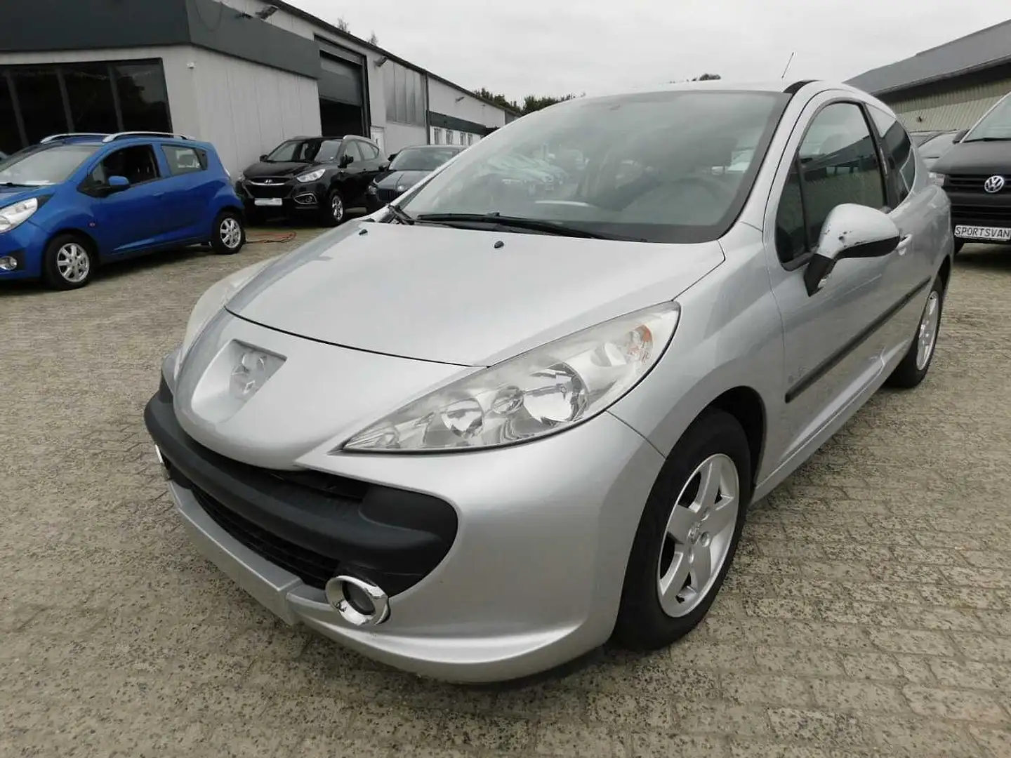 Peugeot 207 95 VTi Filou Silber - 1