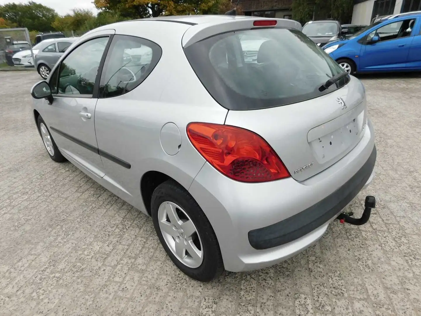 Peugeot 207 95 VTi Filou Silber - 2