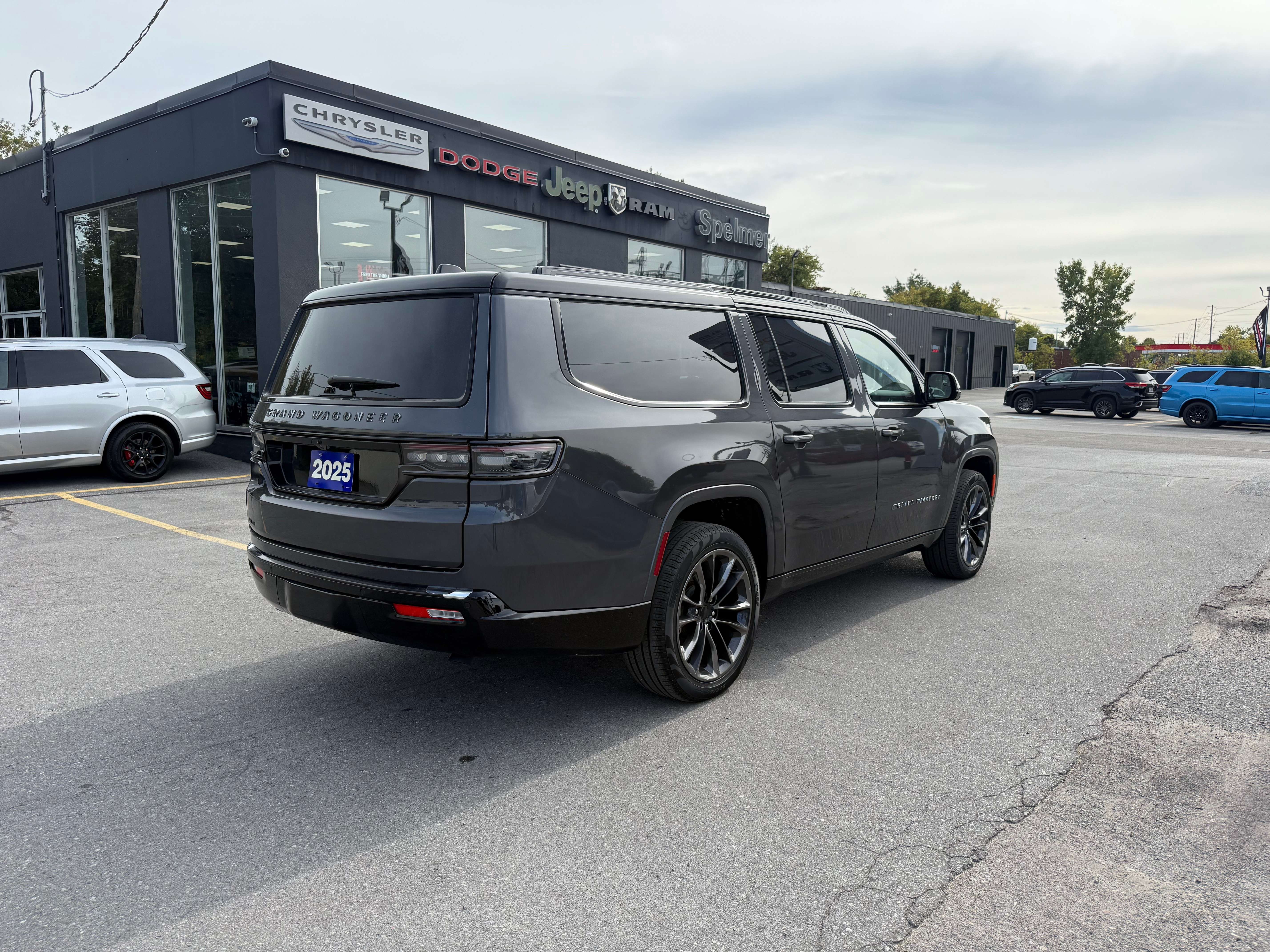 2025 Jeep Grand Wagoneer L