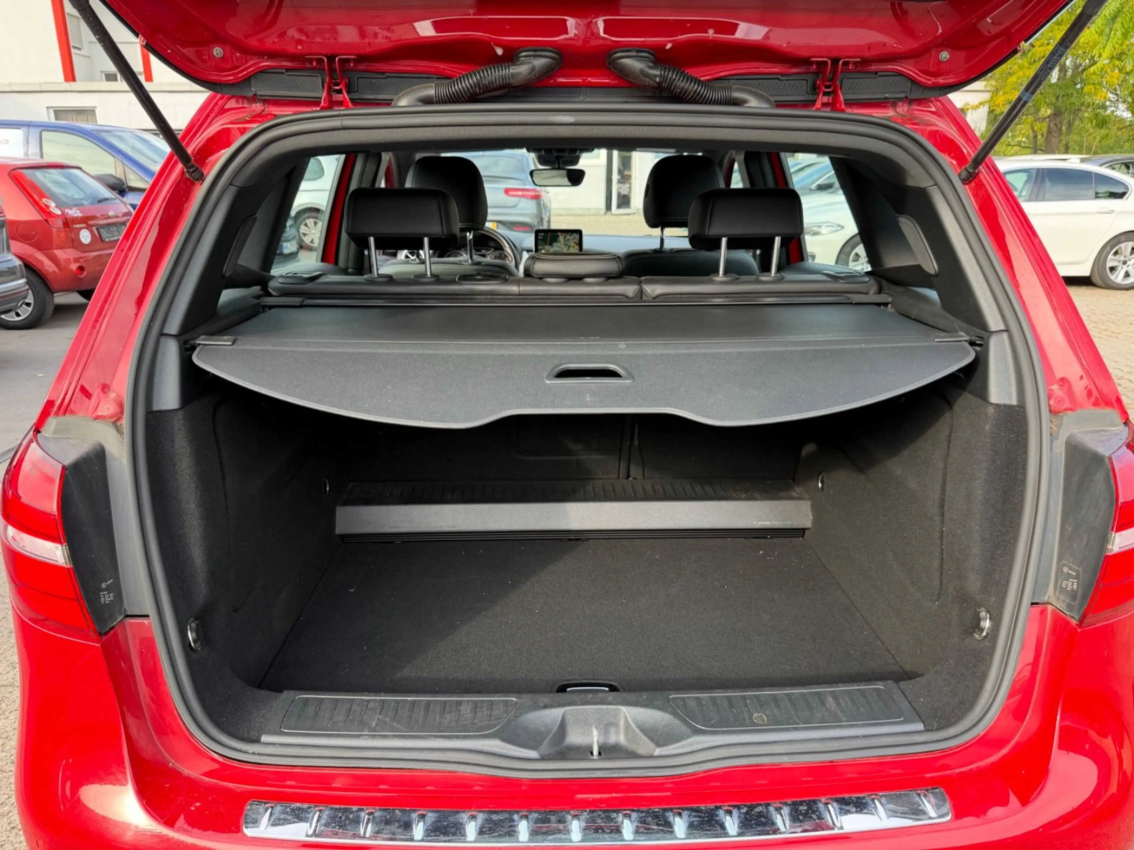 Mercedes-Benz B 180 /ACC/HARMAN/KARDON/SPORT/MEMORY/ — photo 9